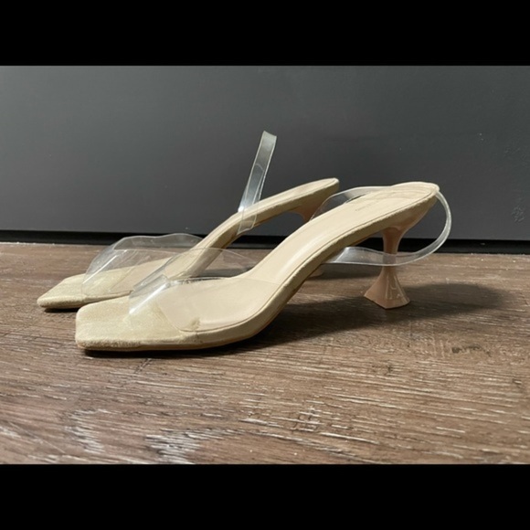 Pretty little thing pump - Picture 2 of 10